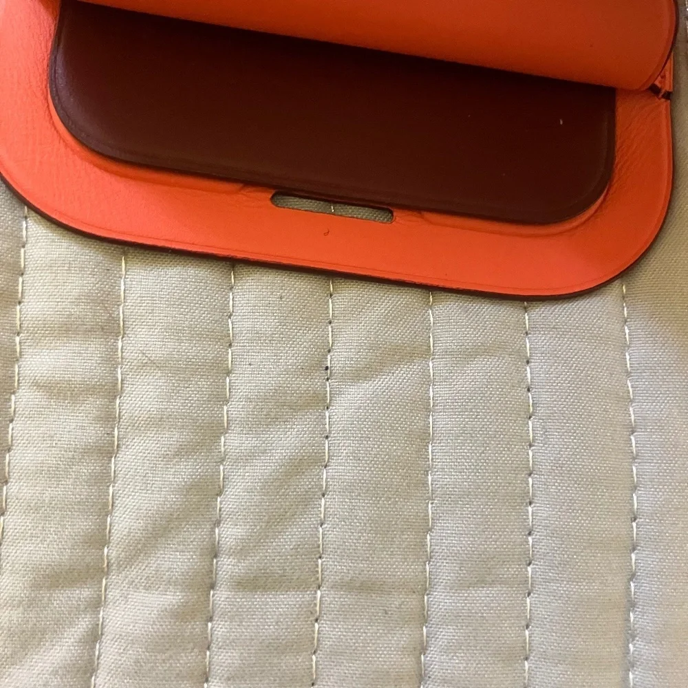 Apple iPhone Leather Sleeve With Magsafe Pink Citrus